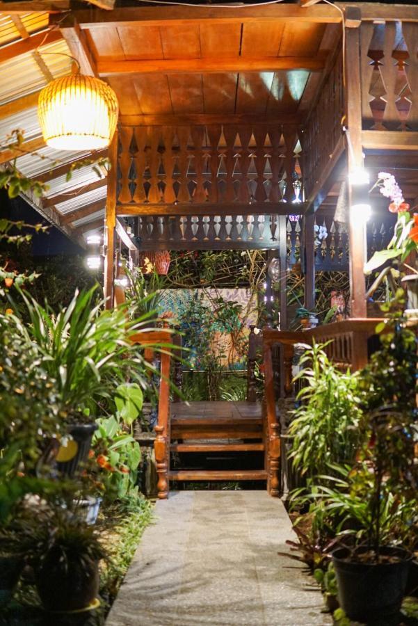 Rumah Kayu Sulawesi Antique Бедугул Екстериор снимка