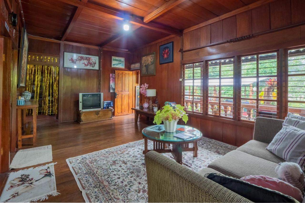 Rumah Kayu Sulawesi Antique Бедугул Екстериор снимка