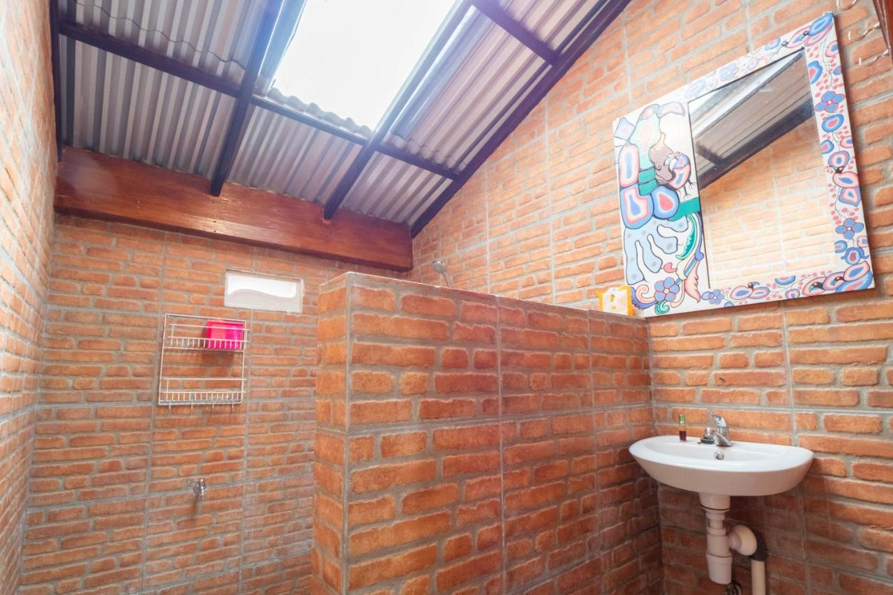 Rumah Kayu Sulawesi Antique Бедугул Екстериор снимка