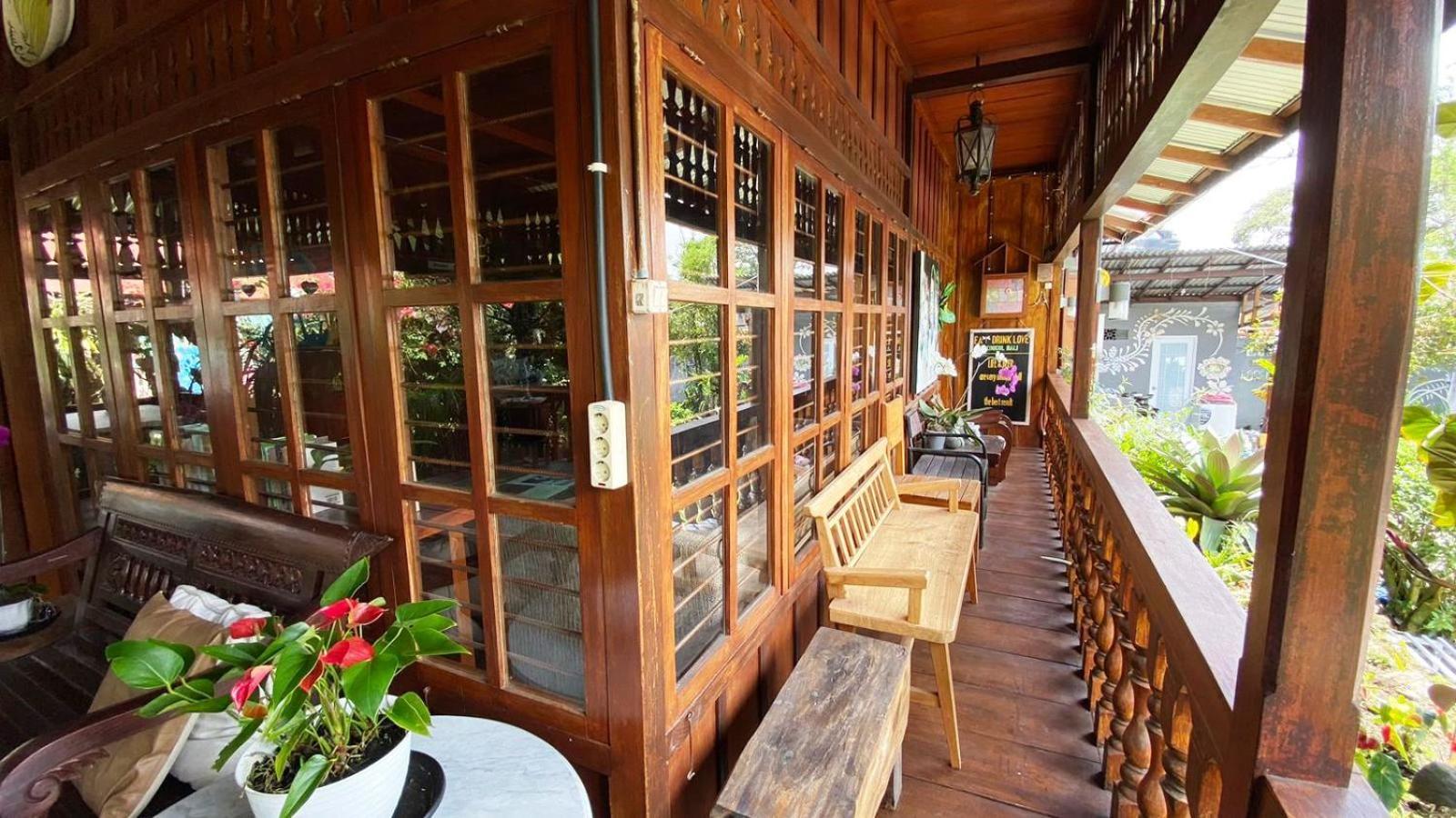 Rumah Kayu Sulawesi Antique Бедугул Екстериор снимка