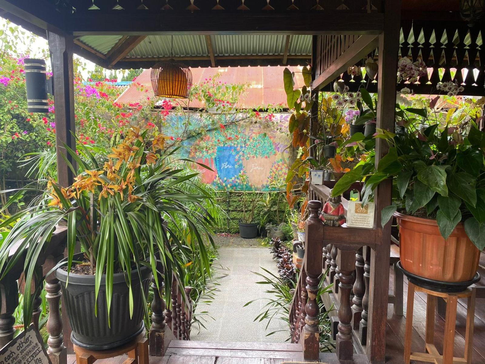 Rumah Kayu Sulawesi Antique Бедугул Екстериор снимка